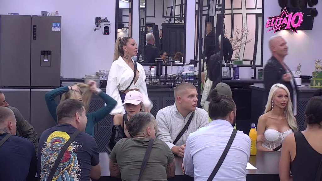 Bez dlake na jeziku! Aneli uverena da je Carev dobar odnos sa Janjušem i Dačom lažan! Besna kao ris! (VIDEO)