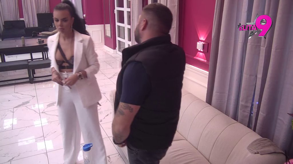 Takve igre sa mnom ne možeš: Anita bez pardona prekorila Alibabu, on obrnuo igricu! (VIDEO)