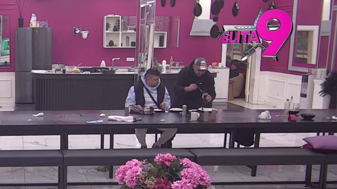 Oni su posebni: Alibaba ubeđen da niko nema luksuzniji život od njega i Terze u Eliti! (VIDEO)