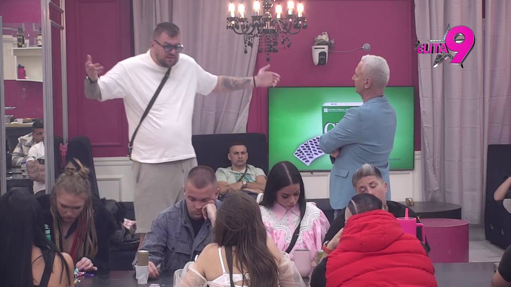 SELA MI JE U KRILO I POČELA DA ME LJUBI... Janjuš obelodanio detalje intime sa Kačavendom, pa otkrio da je na njihov odnos gledao kao na prolaznu avanturu: ŽAO MI JE AKO SAM JOJ DAVAO LAŽNU NADU! (VIDEO)