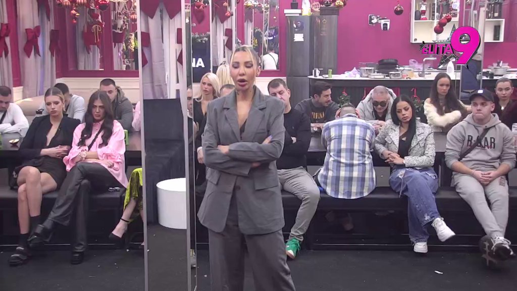 Muzla ga je za lovu, a on se ku*čio što je njen dečko: Aneli jedva čeka da sretne Staniju da je izvređa, pa je prozvala glupačom: Dovela čoveka u Ameriku, on joj prodao priču... (VIDEO)