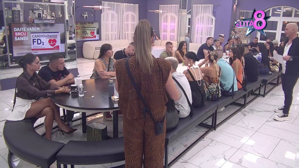 POSTAVILA KINESKI ZID: Anđela izbacila Gastoza iz kreveta, on zapenio od ubeđivanja da se nije ohladio, pa doneo odluku! (VIDEO)