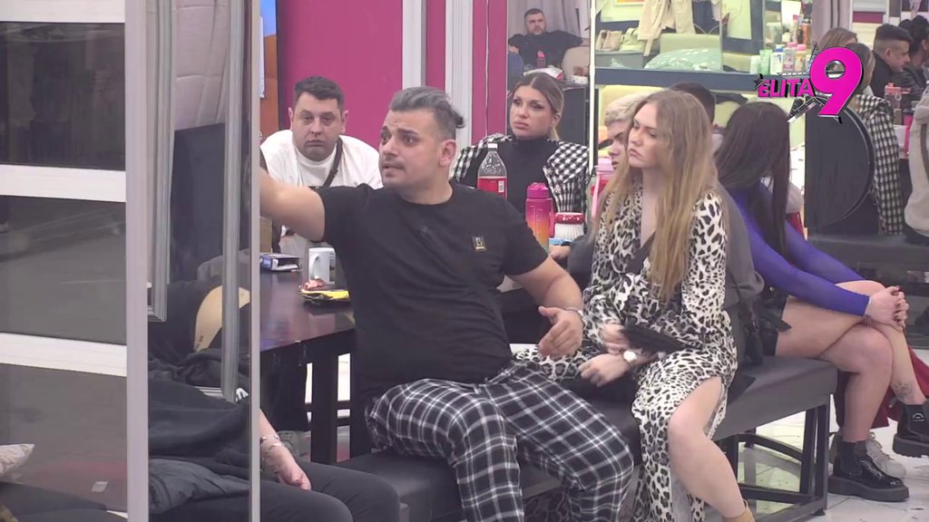 Bora Santana ponovo doživeo pomračenje: Anastasija jeca na sav glas, on niže gnusne prozivke za Murata i nju! (VIDEO)