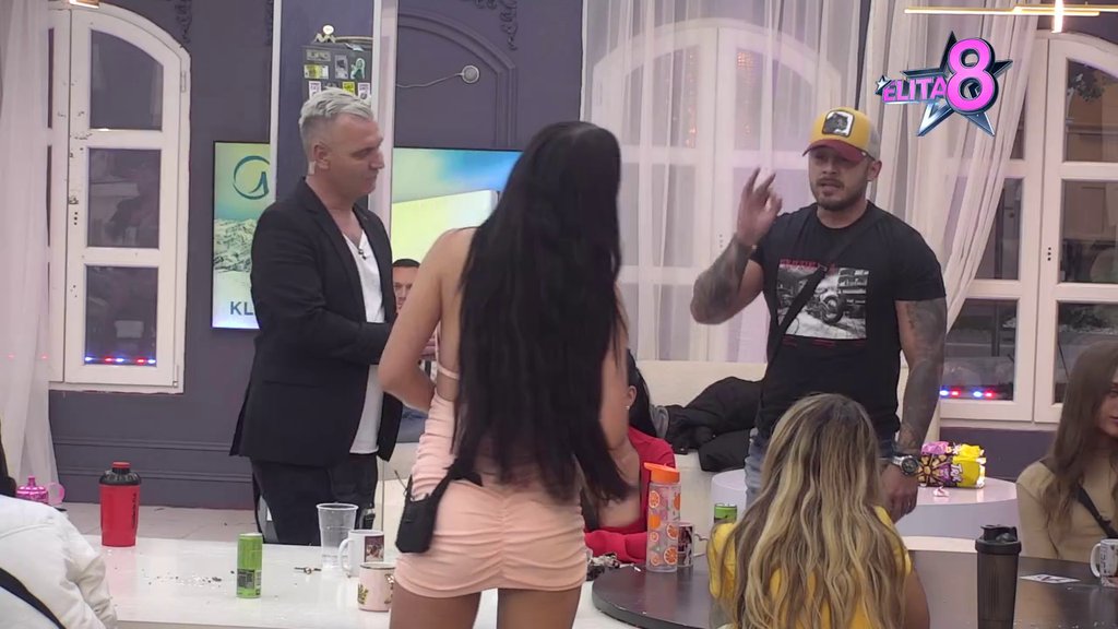 SKANDALČINA: Slađa tvrdi da je Marko pretukao svoju majku, on joj uzvratio rafalom brutalnim psovki i uvreda! (VIDEO)
