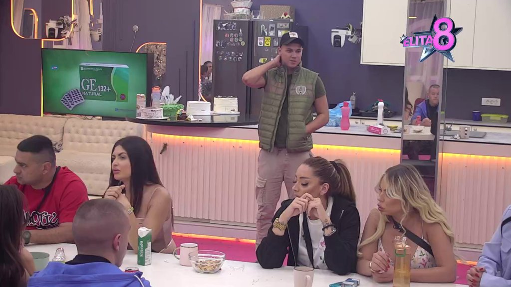 VREĐAŠ MOJU MAMU, ALI ONA NIJE ZLATA PETROVIĆ, PA SE NE RAČUNA, JE L'?! Ena postavila Peju na mesto i DEMOLIRALA GA, on podivljao: Pričaj što si izbušila jezik LEZ*AČO (VIDEO)