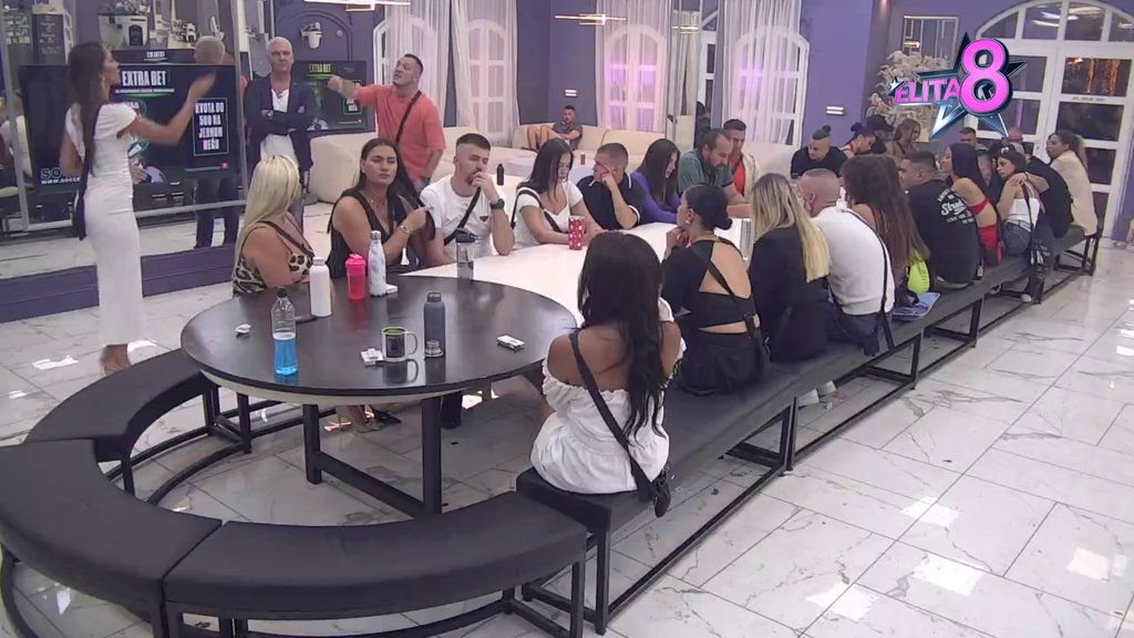 Uhvati tatu, dovedi ga ovde, pa se bacakaj: Gastoz zapenio kao nikad do sada, Anđela ga dovela do ključanja: Ja ti nisam kao bivši dečko, prestani da me poistovećuješ! (VIDEO)