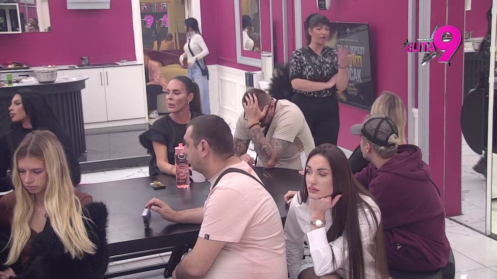 NE ZNA GDE UDARA! Bebica zahteva razgovor od Teodore, ona mu po ko zna koji put priredila HLADAN TUŠ! (VIDEO)