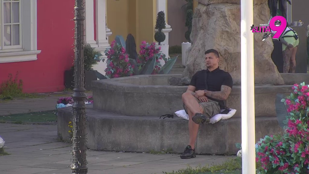 Žestoko poniženje: Sofija oplela po bivšoj drugarici Sofi, ovako je nikad nije napljuvala! (VIDEO)