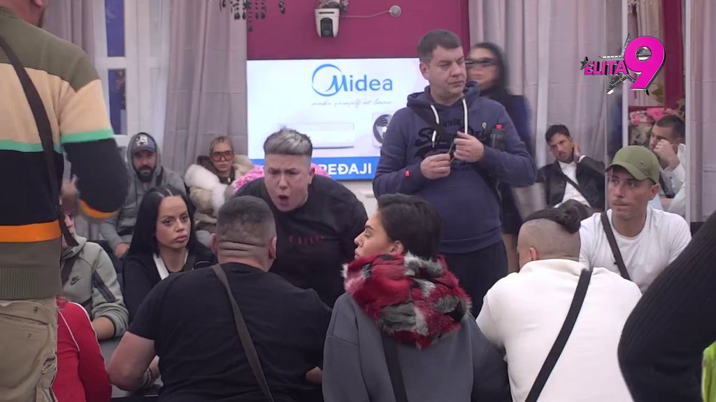 VERIO SI JE, A ONA SE GLEDA SA DRUGIM MUŠKARCIMA: Matora skinula rukavice, pa kao nikad osolila po Bebici, on opljuvao Marinkovića i nju: VAS DVOJE STE... (VIDEO)