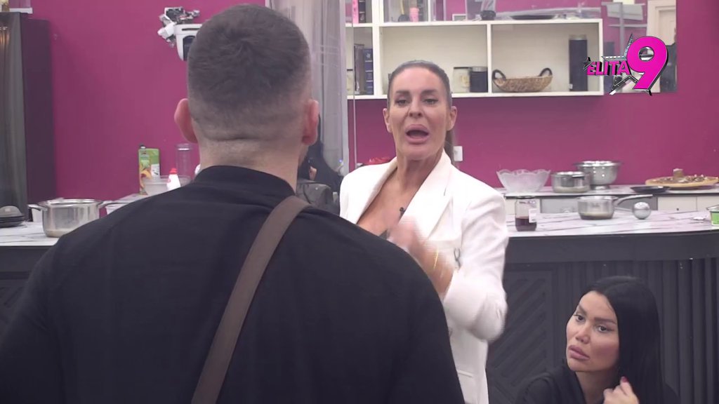 Opšti haos u Eliti: Kačavenda više ni sama ne zna s kim ratuje! Anđelo, Mića i Aneli joj stali na žulj, ona rešeta prozivkama kako zna i ume (VIDEO)