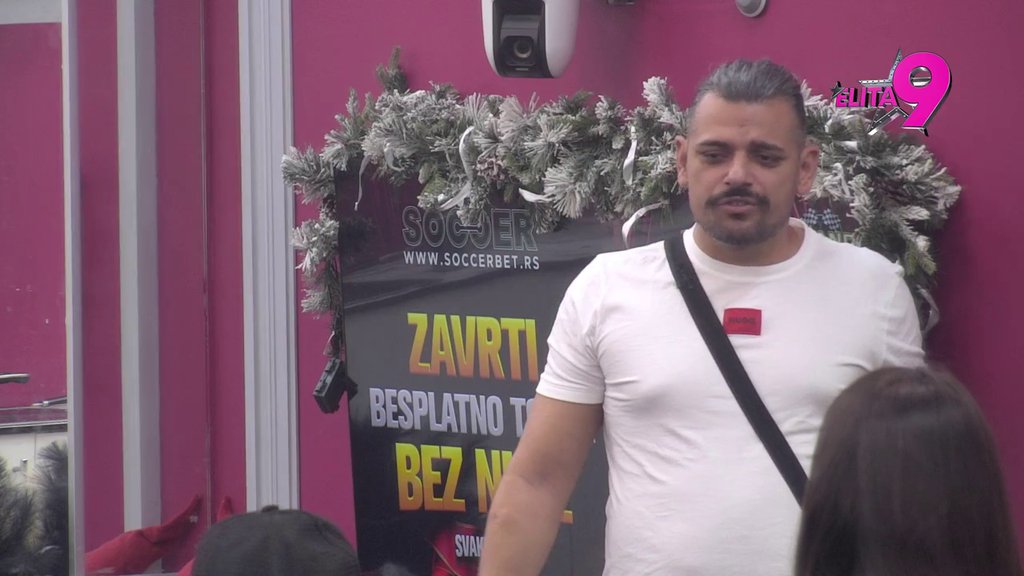 NEĆE SE DESITI NIŠTA MEĐU NAMA: Aneli i Asmin tvrde da odnos neće podići na viši nivo, a osmehe s lica ne skidaju kad su zajedno! (VIDEO)