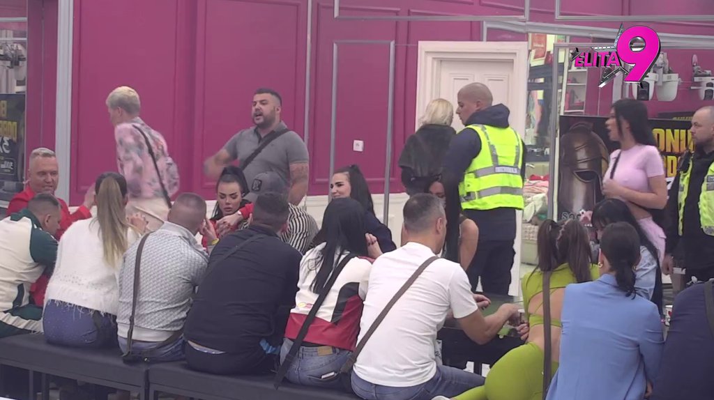 OBEZBEĐENJE REAGOVALO MUNJEVITOM BRZINOM! Luka ušao u ozbiljan sukob sa Dačom, umešao se i Asmin, sve pljušti od uvreda (VIDEO)