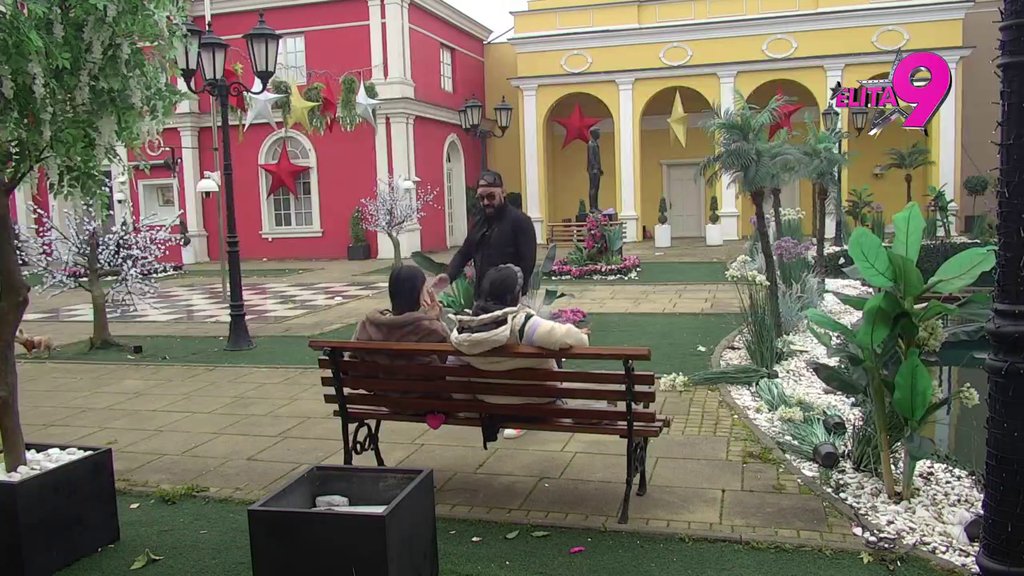 ON JE NAJBOLJE RAZUME! Luka prišao Aniti da je uteši, Filip mu ovo neće zaboraviti! (VIDEO)