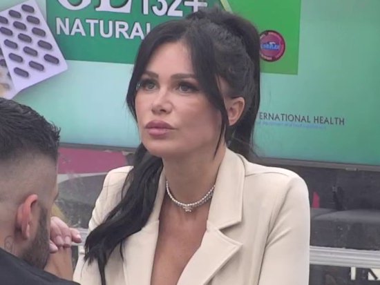Taj klimakterični šar-pej je zaboravio... Taki Marinković razbucao Staniju, udario po njoj kao nikad do sada: Kao Maja zavodila pevače, a ona bila Hju Hefnerova zečica sa 20 godina?!
