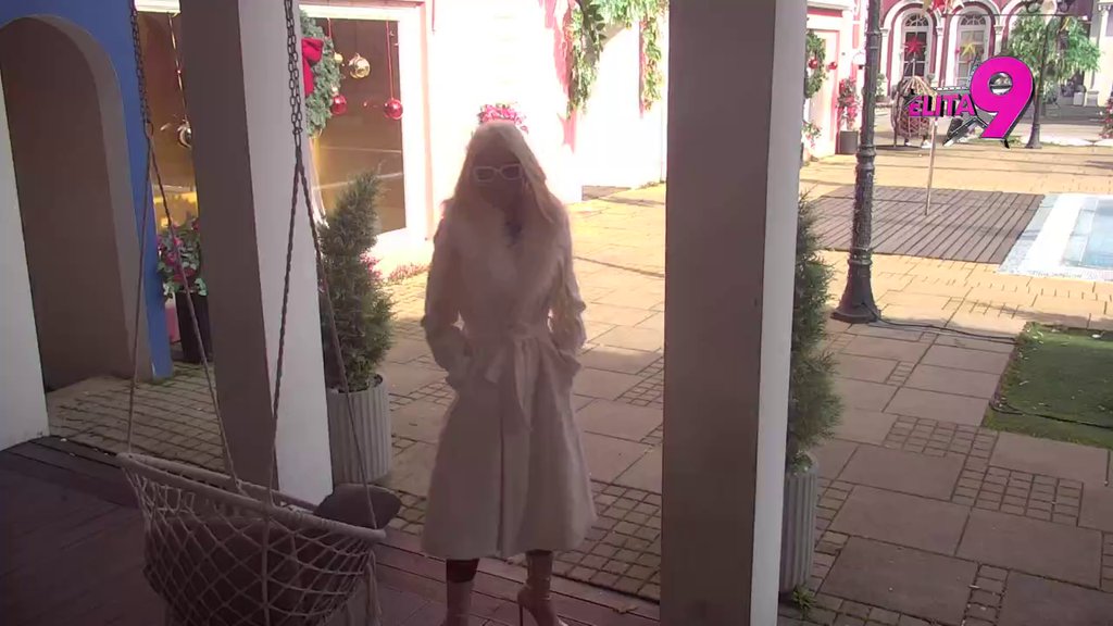 LEKSIKON SA JANJUŠEM I ANELI! Odlučili da ispitaju Ivanu Stajl sve o njenom životu do najsitnijih detalja! (VIDEO)