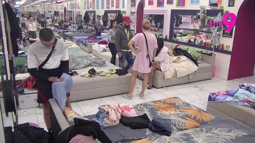 BEZ ANELI STE... Luka izabrao pesmu za Anitu u kojoj opet proziva Ahmićku, Uroš ga uništio! (VIDEO)