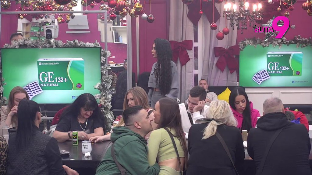 EVO ŠTO SU SPUSTILE LOPTU: Aneli i Maja progovorila o prijateljstvu, rešile da sve stave po strane (VIDEO)