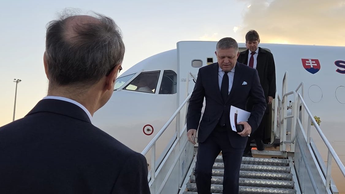 FICO OTIŠAO PRE VREMENA IZ BRISELA DA BI STIGAO U NOVI SAD! Ostavio Evropski samit zbog Vučića: Njegova politika za mene je primer za ugled