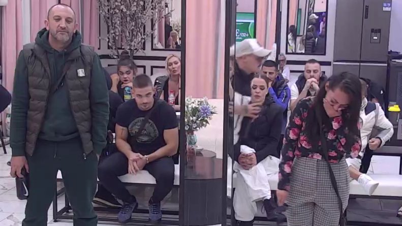 JEZIVA REAKCIJA STOJINOG SINA: Rada misli da je trudna, plače i jeca na sav glas! Milan hladnokrvno poručio da joj ništa ne veruje (VIDEO)