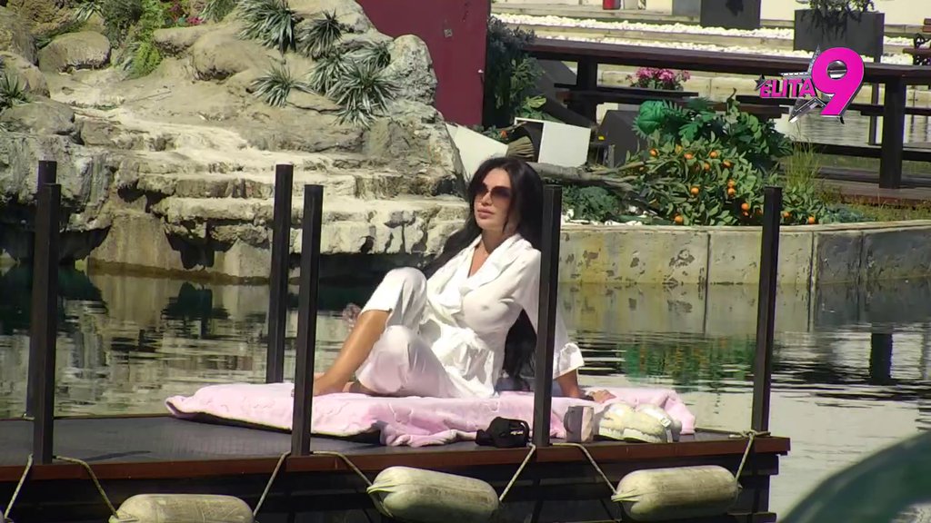 Koliko je ona pobačaja imala, njeno telo je EKSPEREMANTALNI MIŠ! Žana Omnia uništila Staniju kao niko do sad