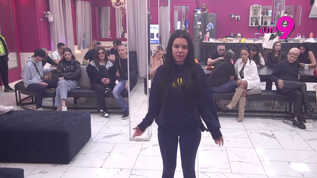 Ima takav rečnik čim tako priča... Anita progovorila o Biljaninom spominjanju 'bajadere', pa otkrila da li će je zbog toga TUŽITI (VIDEO)