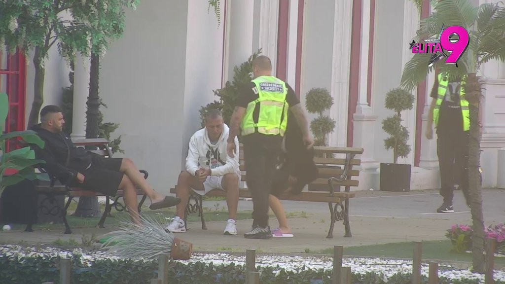 TI SI UNIŠTENA I SPALJENA, NIKADA NEĆEŠ BITI STANIJA: Asmin uključio vređalicu, ne štedi Maju na rečima! (VIDEO)