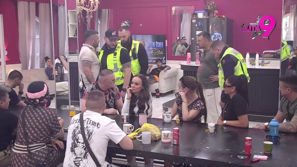 Obezbeđenje preplavilo kuću: Bora ponovo pecnuo Asmina, Durždić skočio: Molim te kao čoveka... (VIDEO)