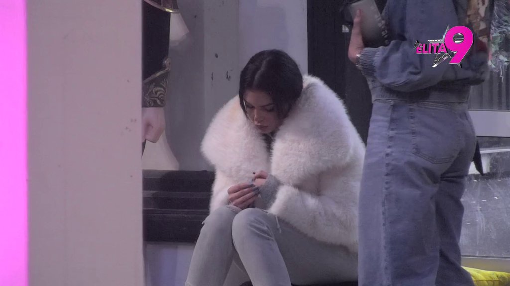 NE OBRAĆA PAŽNJU NA IZGOVORENE REČI! Luka uvredio Anitu izjavom da je bila Filipova recka na zidu, ona pobesnela! (VIDEO)