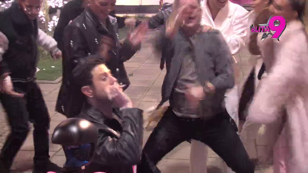 Napravili šou: Bora Santana osmislio takmičarima koreografiju, oni pokidali! (VIDEO)