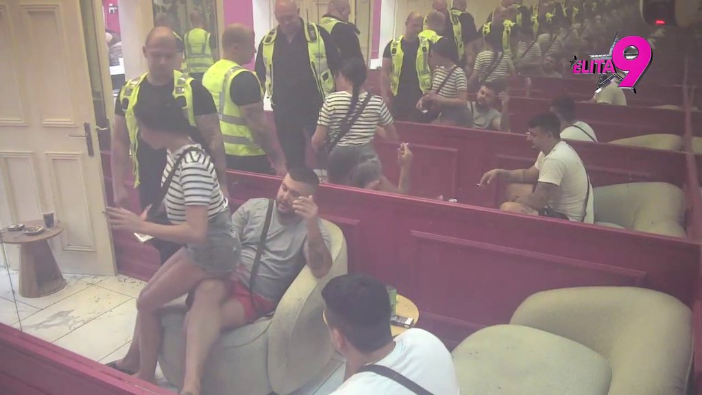 POPUCAO PO ŠAVOVIMA! Asmina negativni komentari na račun veze s Majom izbacili iz takta, najavio joj ŠUT KARTU (VIDEO)
