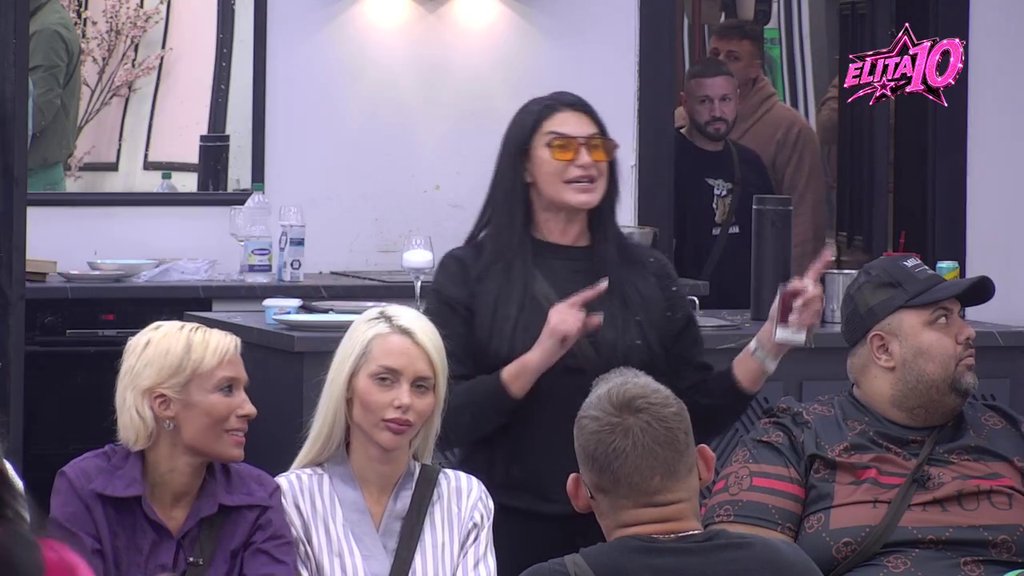 Jakšićka zaratila sa Carem i Janjušem! U isto vreme vodi rat na dva fronta, urnisala bivšeg košarkaša: Moj dečko i ja smo plaćali večeru, a Vanja je... (VIDEO)