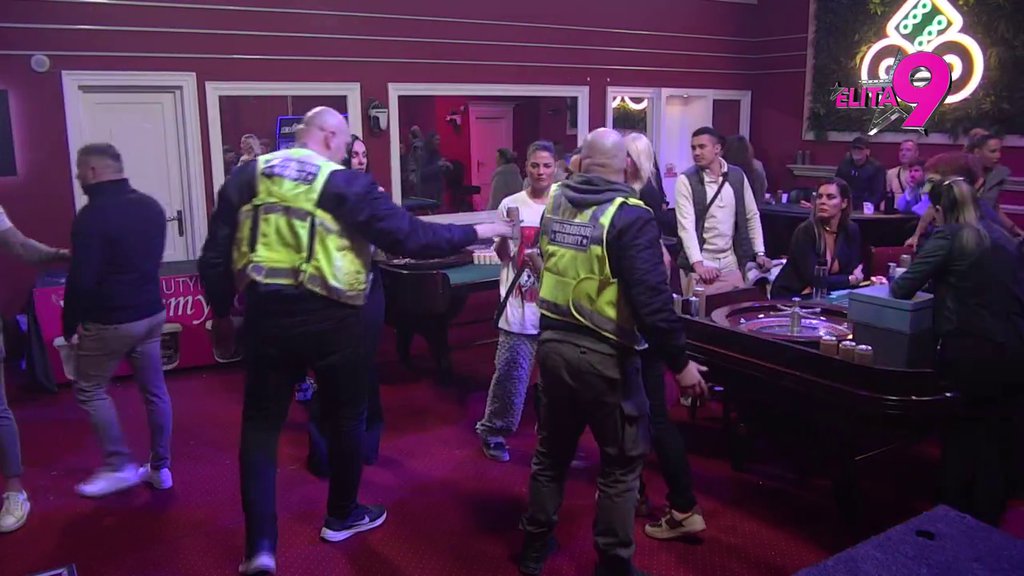 Karambol: Bora ušao u crveno, obezbeđenje ga razdvaja od Alibabe! (VIDEO)