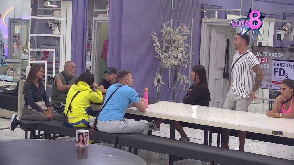 Ne skida osmeh s lica: Gastoz se ozario od sreće dok cela kuća ratuje zbog njegovog flerta sa Sofi! (VIDEO)