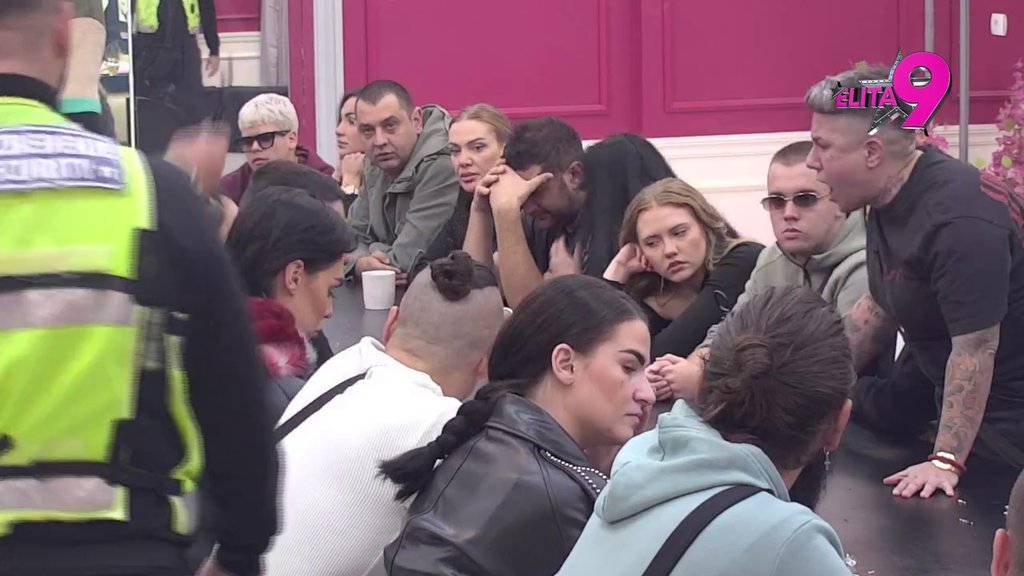 VERIO SI JE, A ONA SE GLEDA SA DRUGIM MUŠKARCIMA: Matora skinula rukavice, pa kao nikad osolila po Bebici, on opljuvao Marinkovića i nju: VAS DVOJE STE... (VIDEO)