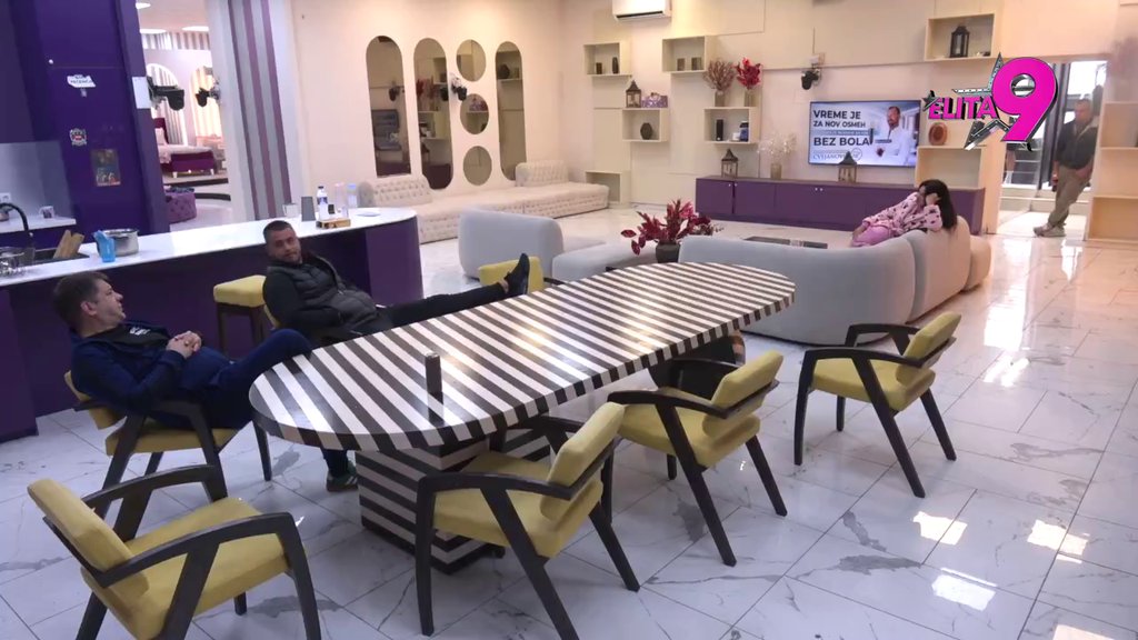 Mina Vrbaški će počupati kosu s glave: Viktor se totalno opustio, flertuje sa Stanijom sve u 16! (VIDEO)