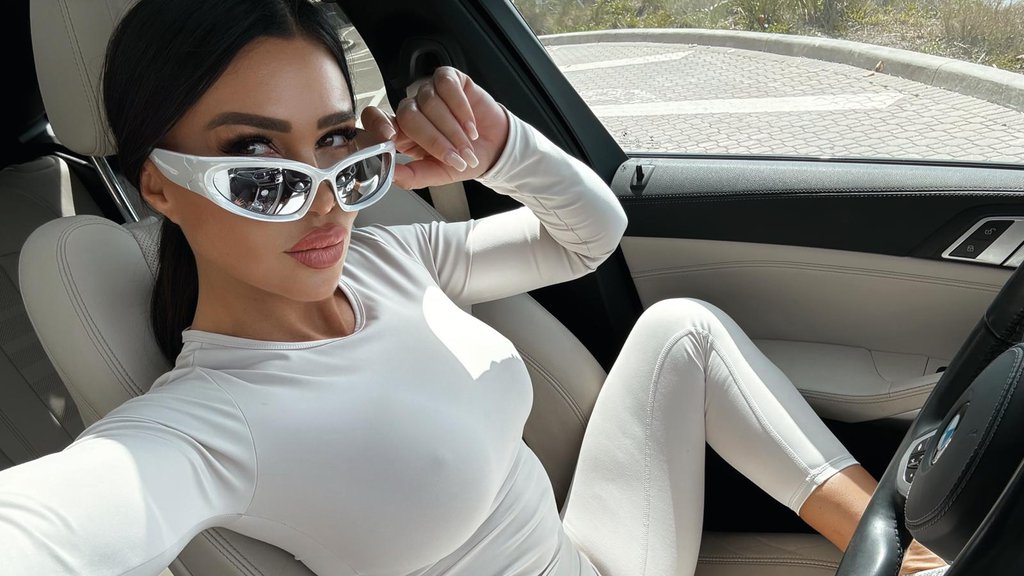 KAKAV PREOKRET U KARIJERI! Stanija bataljuje javni život, KUPUJE FARMU I ŽIVOTINJE, ovo su svi detalji!