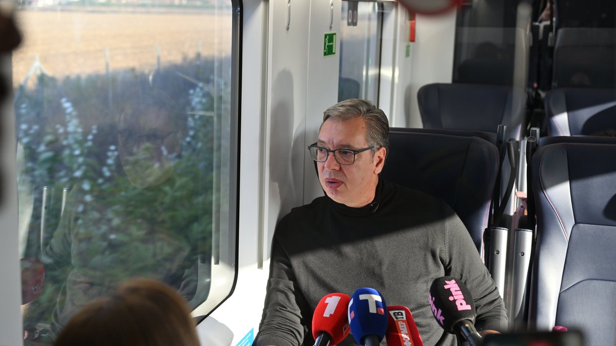 14 FABRIKA SAM DOVEO U NOVI SAD! Vučić: Ovaj grad ima 40.000 više zaposlenih nego 2012. godine