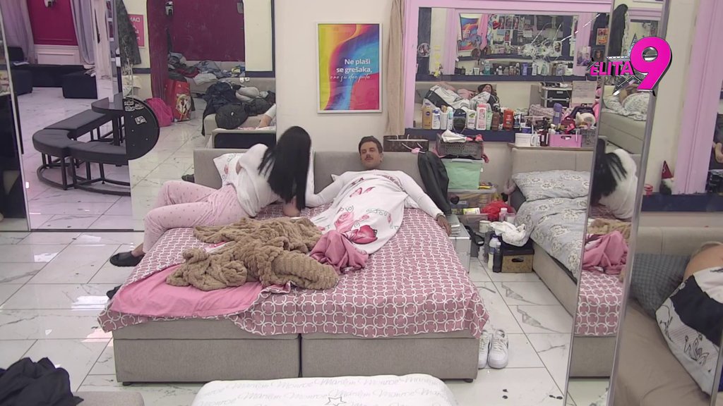 TOTALNI ŠOK! Uroš posavetovao Sandru da se skloni od Filipa, ona piznala da ne mari za tuđe komentare, pa namestila posteljinu za VRELU AKCIJU! (VIDEO)