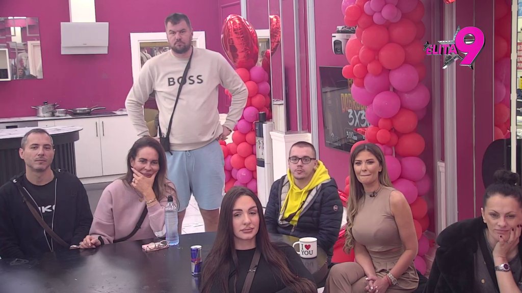 Kačavenda i Janjuš NA SKENERU UČESNIKA! Svi komentarišu njihov ljubavni klip: I ON BI JE UZ GELENDER! (VIDEO)