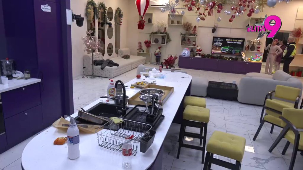 Drama trese imanje: Haos zbog navodnog poljupca Uroša i Bore, Stanić raspalio paljbu po Anastasiji! (VIDEO)