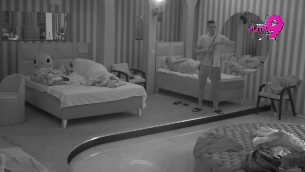 Ore se Odabrani! Nakon Miće, Aneli zaurlala na Uroša: Ti mrziš majke s decom, sram te bilo SMEĆE JEDNO (VIDEO)