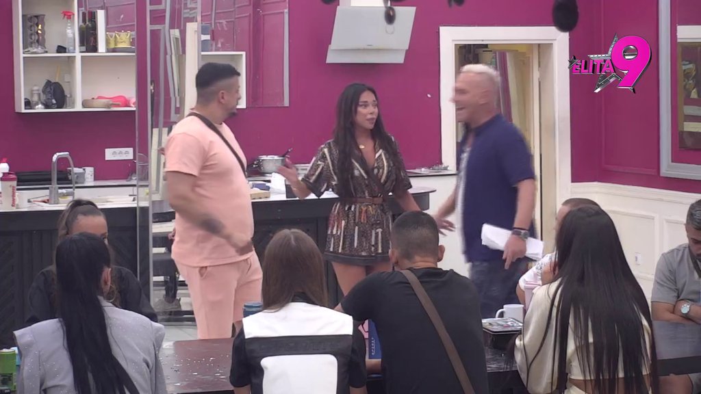 Terza zapenio na Sofiju jer mu pravi priče da je Alibaba gleda ispod maske, pa joj poručio: Ti si sa mnom ovde da ubijem vreme! (VIDEO)