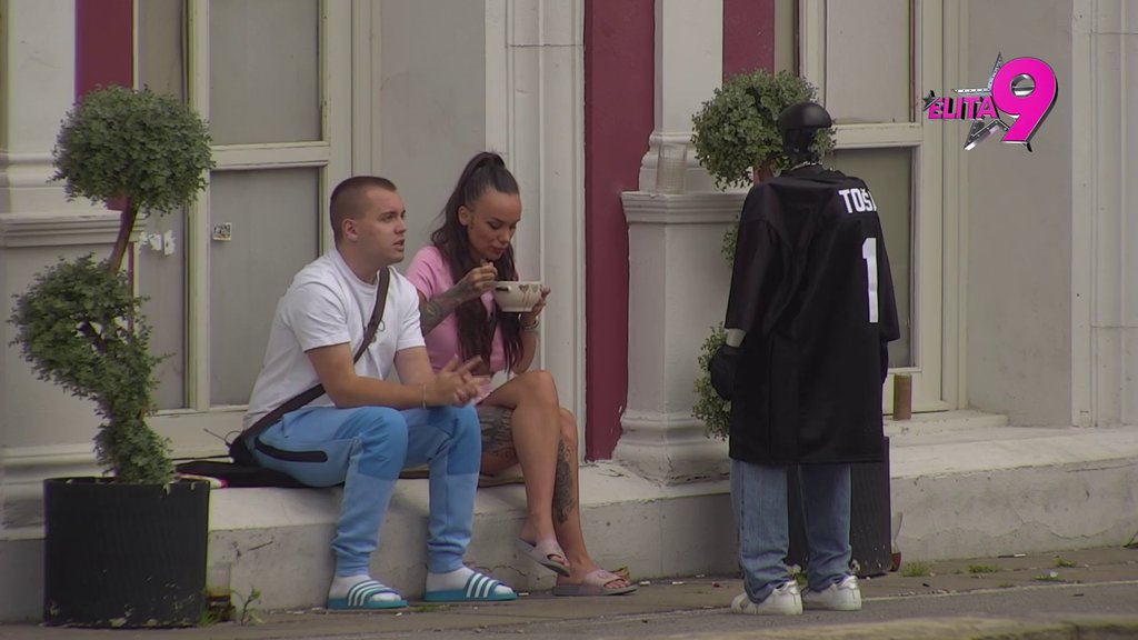 I Maja i Asmin imaju masnice po nogama, obećao joj da će je ostaviti kad... Dača raskrinkao sve tajne Durdžića i Marinkovićeve: Zaklela mi se u Takija! (VIDEO)