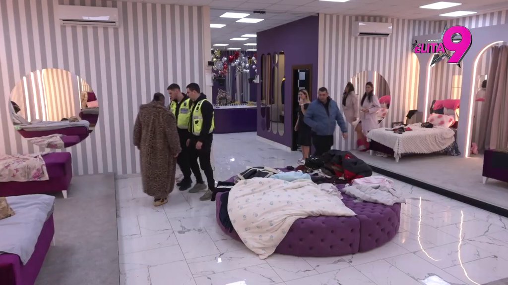 Obezbeđenje u pripravnosti! Bora ušao u crveno, pa izvređao Anastasiju kao nikada: Ne mogu da te gledam očima, ko zna koji te je ku*ac pravio (VIDEO)