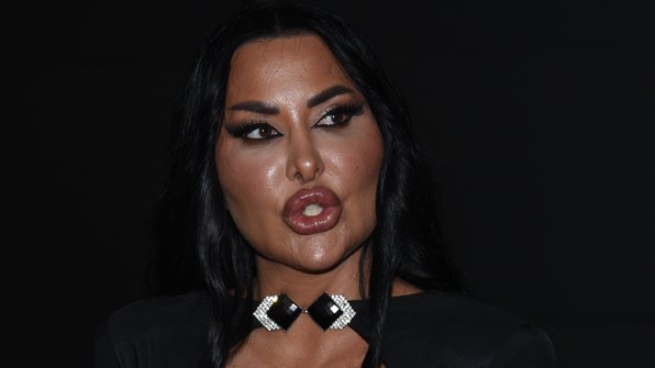 LJUBAVNI RITUAL S KATANCEM! Pink.rs u posedu prepiske Site Ahmić i VRAČARE koju je molila da joj uradi ovaj obred: ISPLIVALI DOKAZI KOJI ĆE VAS ŠOKIRATI! (FOTO)