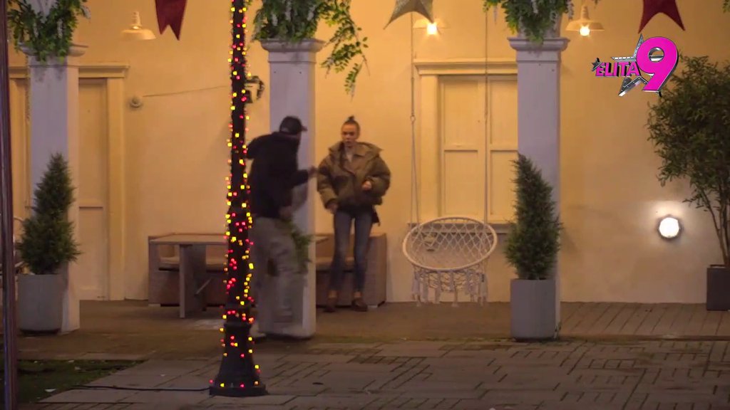 Ne piše mu se dobro! Anita podivljala od ljubomore zbog Maje, pa Luku GAĐALA PEPELJAROM! (VIDEO)