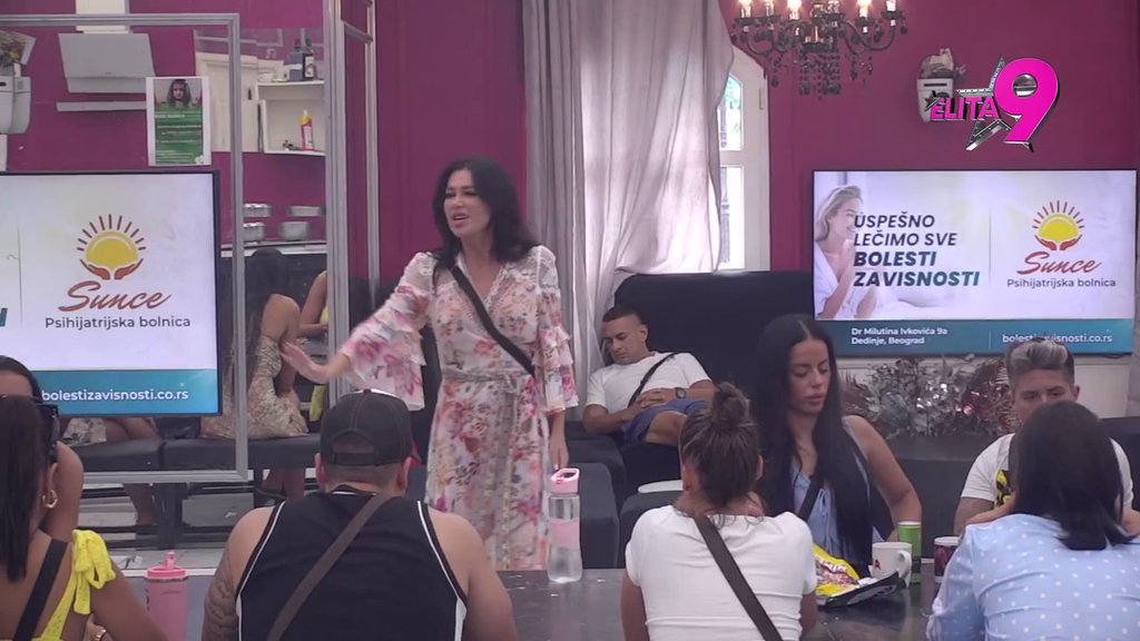 Da sam hteo nešto... Asmin pokušava da se opere od osmeha upućenih Staniji, Anita iznela sve iz prve ruke (VIDEO)