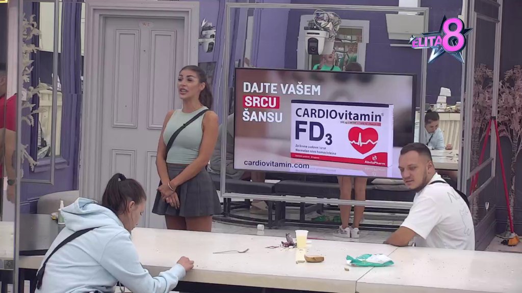 Nikad kraju morbidnostima Ene Čolić: Ivan i Gastoz je doveli do ludila! Urliče iz petnih žila i gnusno im udara na pokojne majke! (VIDEO)