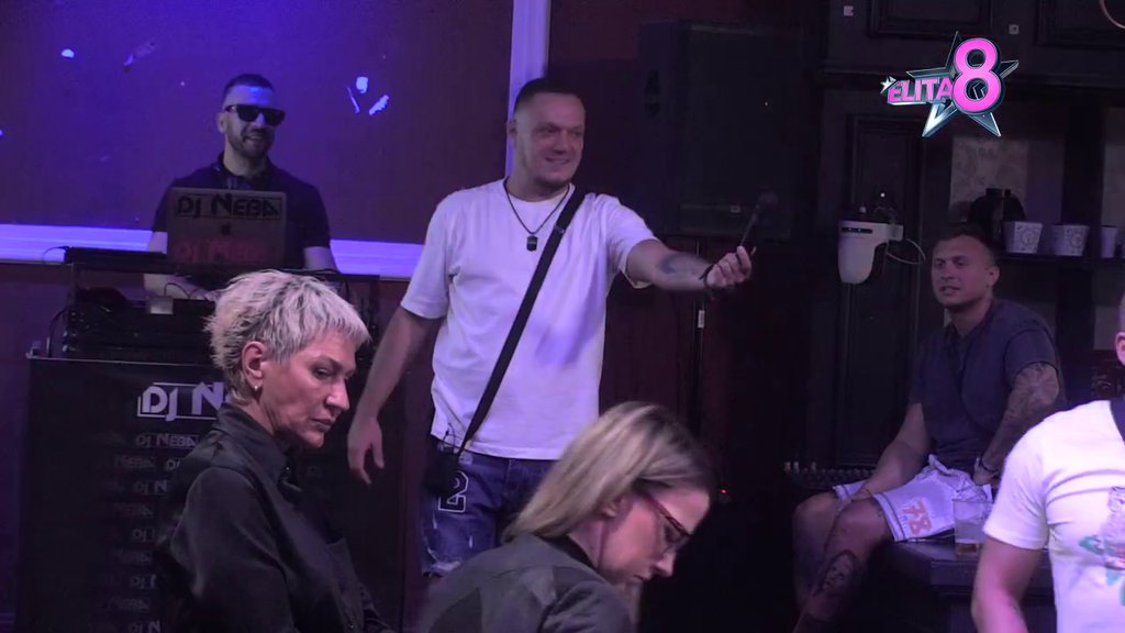 Karambol u kazinu! Gastoz prozvao Anđelu, ona se popela na binu i zapenila na njega, pa se obratila Sofiji: Animiraj dr*ljo! (VIDEO)