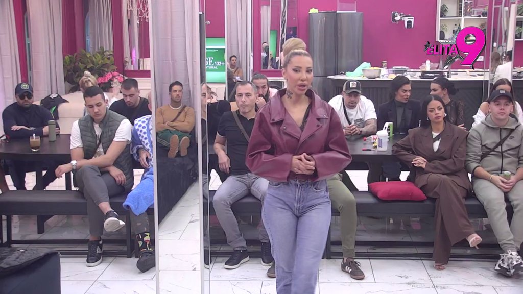 Kako da mu verujem? Aneli sve više sumnja da je Luka snimao tokom odnosa, njemu pala roletna i zaurlao iz petnih žila! (VIDEO)